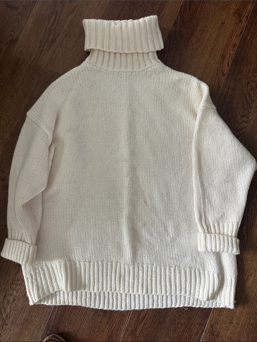 American Eagle Oversized Cream Turtleneck Chunky Knit Sweater